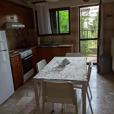 Plateia Apartment *
